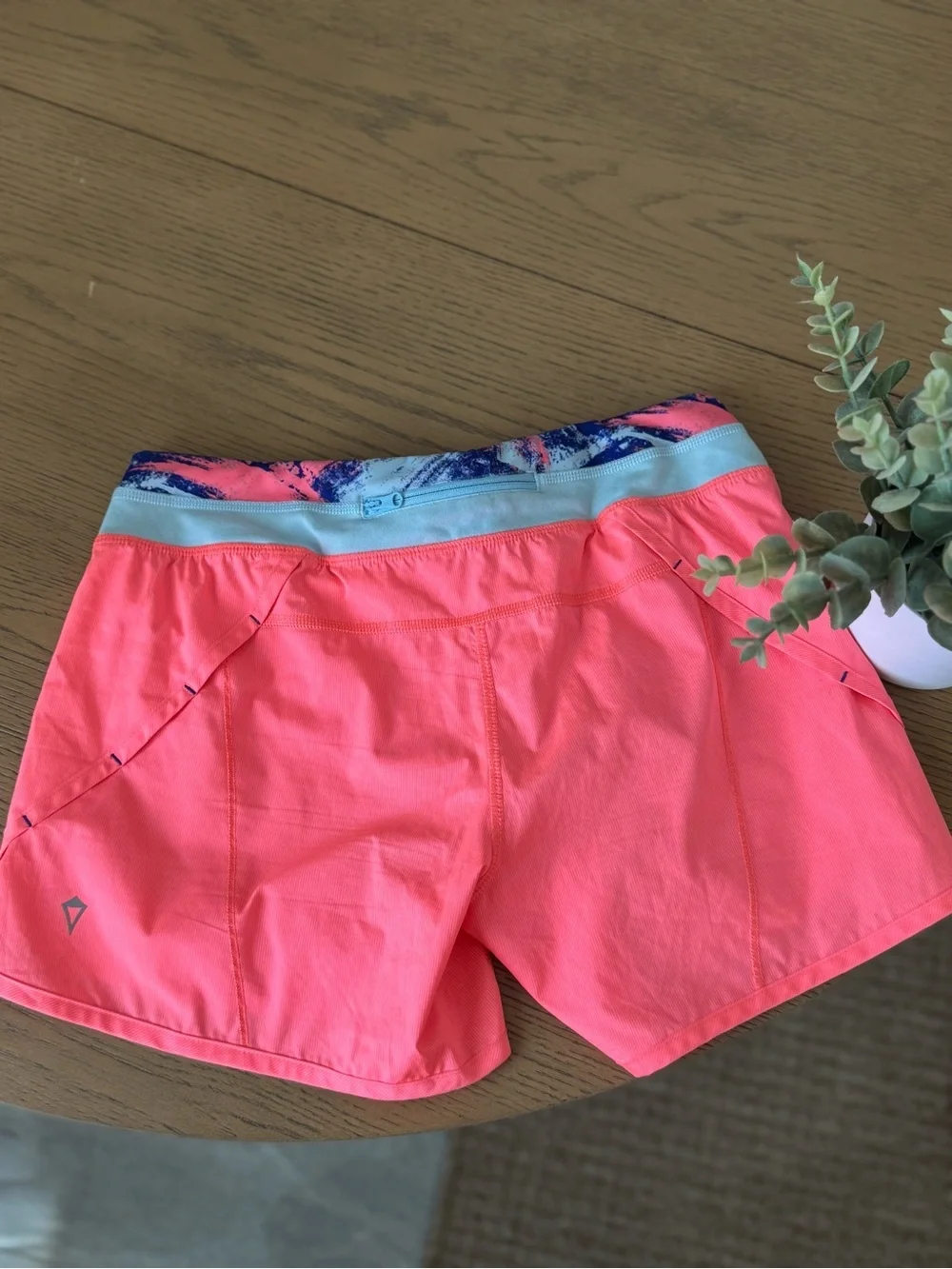 Ivivva by Lululemon Girls Size 14 Neon Coral Running Shorts Activewear - Picture 4 of 6